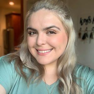 Meet your Posher, Araceli